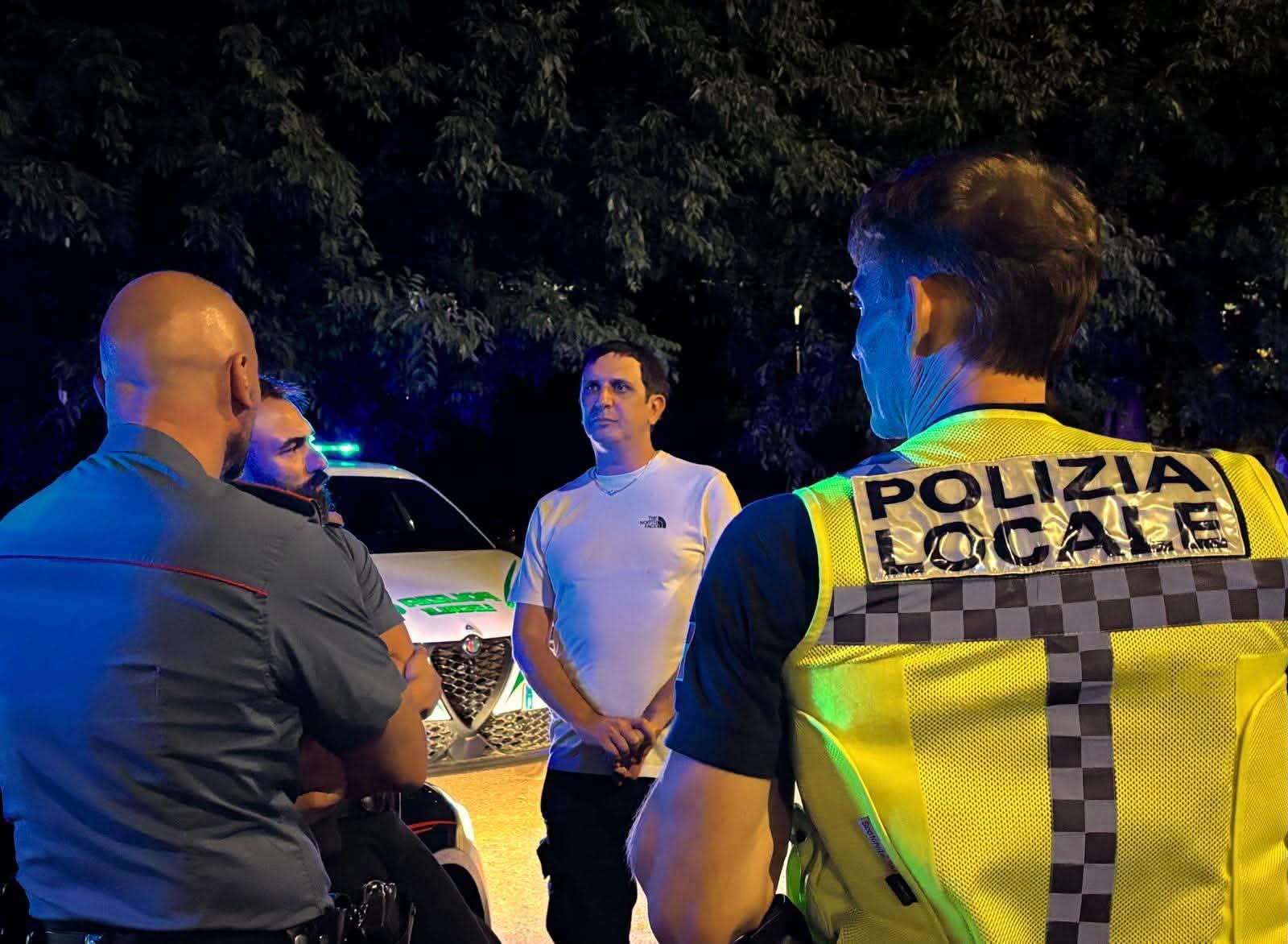 MONCALIERI – Notte di controlli della polizia locale con il sindaco Mauro: denunce e patenti ritirate