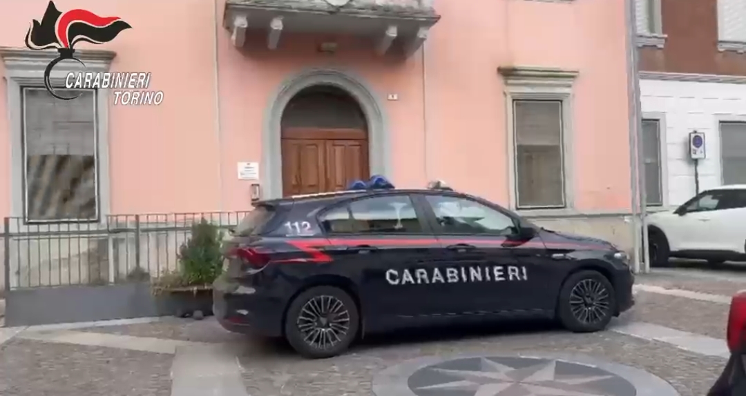CARMAGNOLA – Arrestato un finto carabiniere: stava truffando una coppia di anziani
