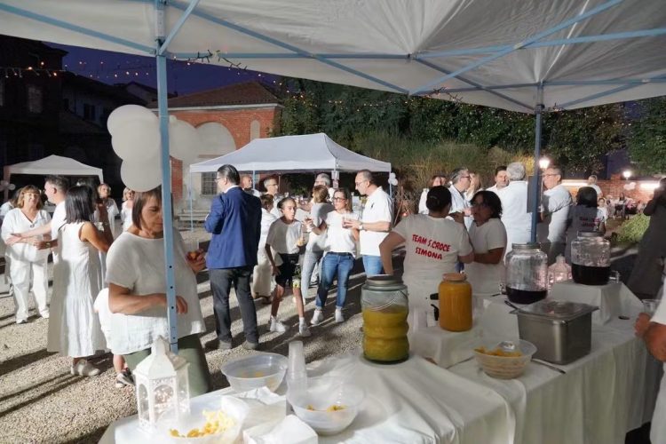 VILLASTELLONE – Successo per la cena in bianco