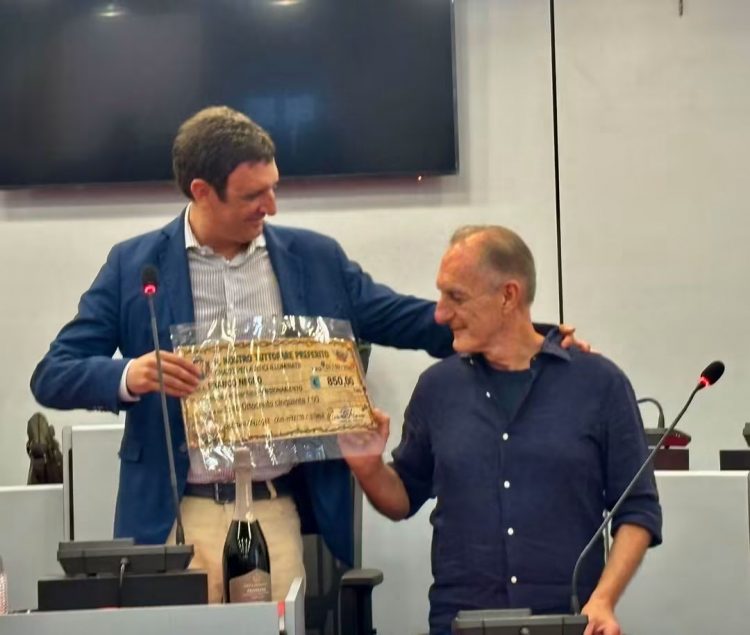 MONCALIERI – Va in pensione l’uomo delle luci del Comune