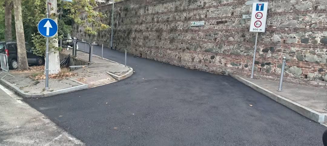 MONCALIERI – Nuova asfaltatura in viale del Parco