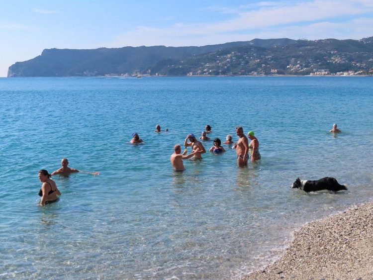 LA LOGGIA – Cimento in mare per Alex Uggé
