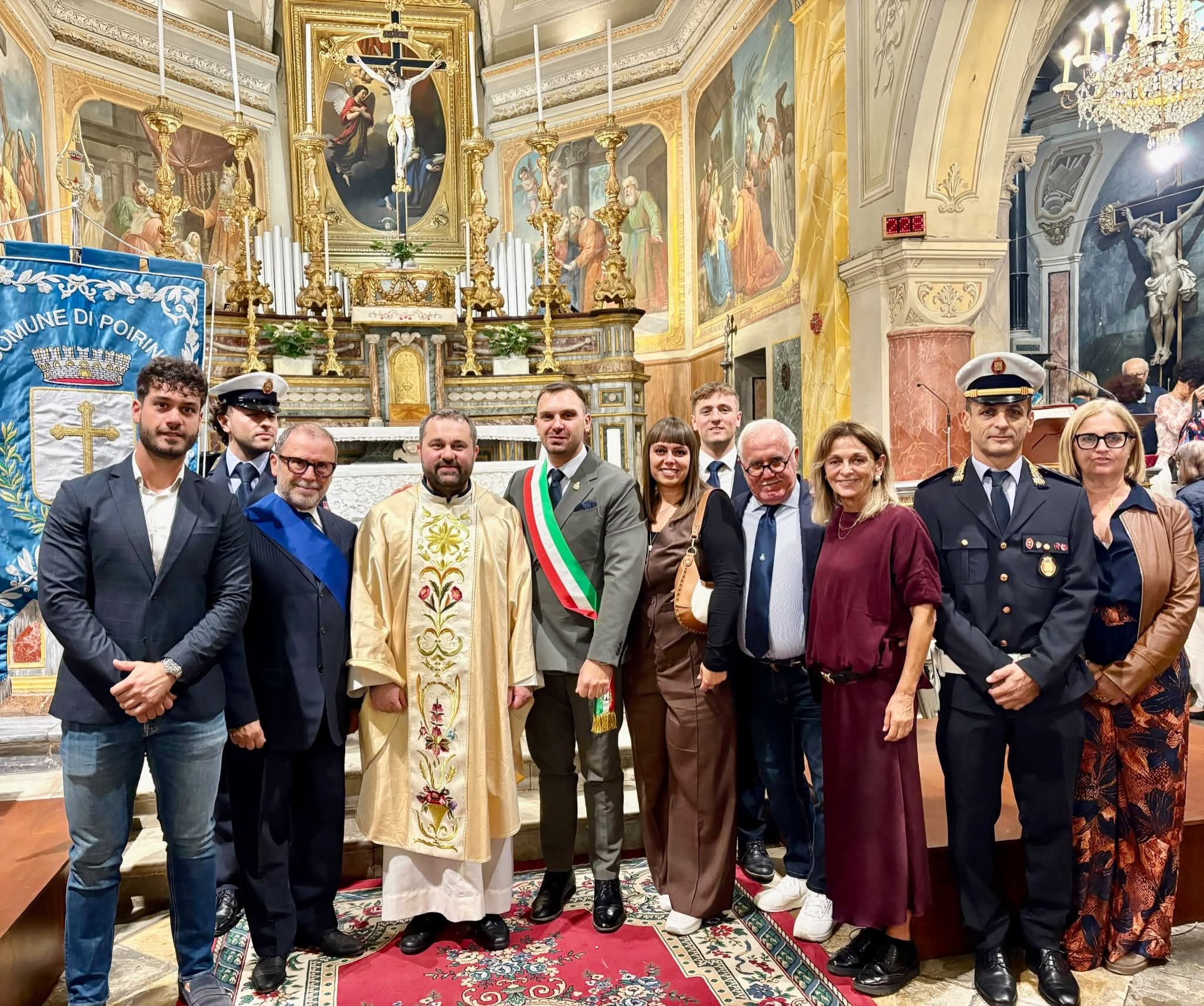 POIRINO – La città accoglie il nuovo parroco don Romeo POIRINO – La città accoglie il nuovo parroco don Romeo